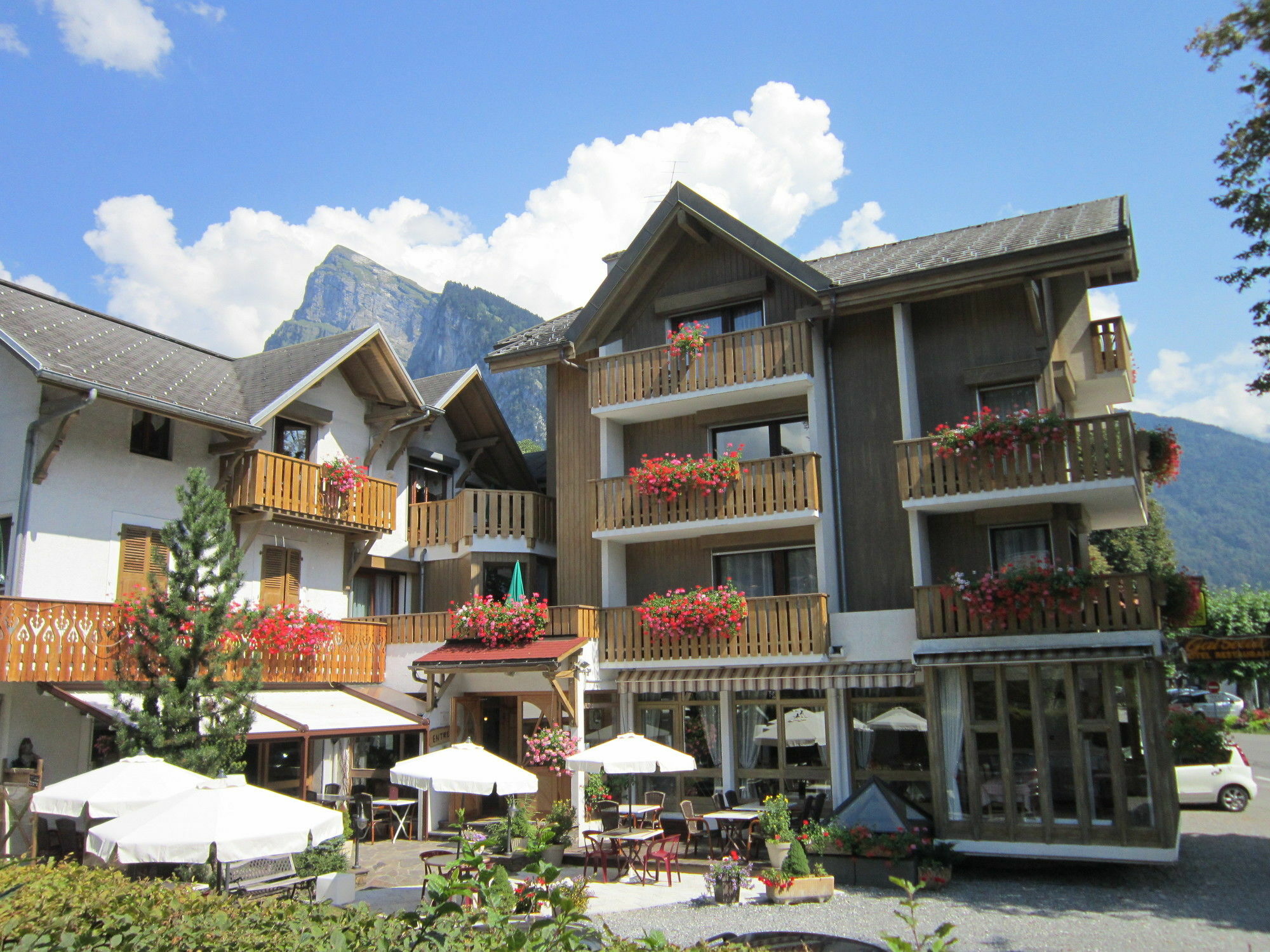 Logis Hotel Gai Soleil Samoens Exterior photo